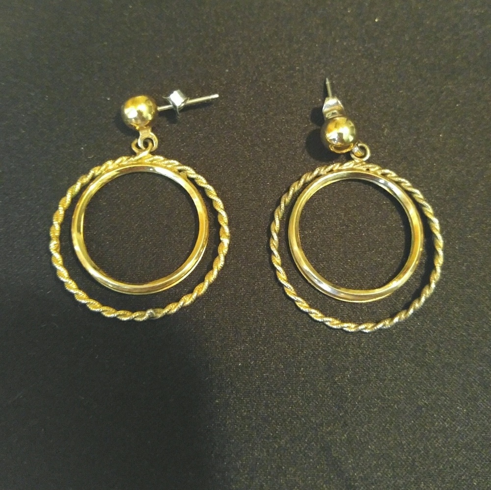 ⭐5 for 20 item add to bundle Gold pierced Earrings